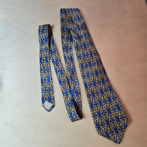 Gianni Versace Spanish Neck Tie Silk Gold Floral Tie Made in Spain 1990s Vintage - Picture 1 of 8